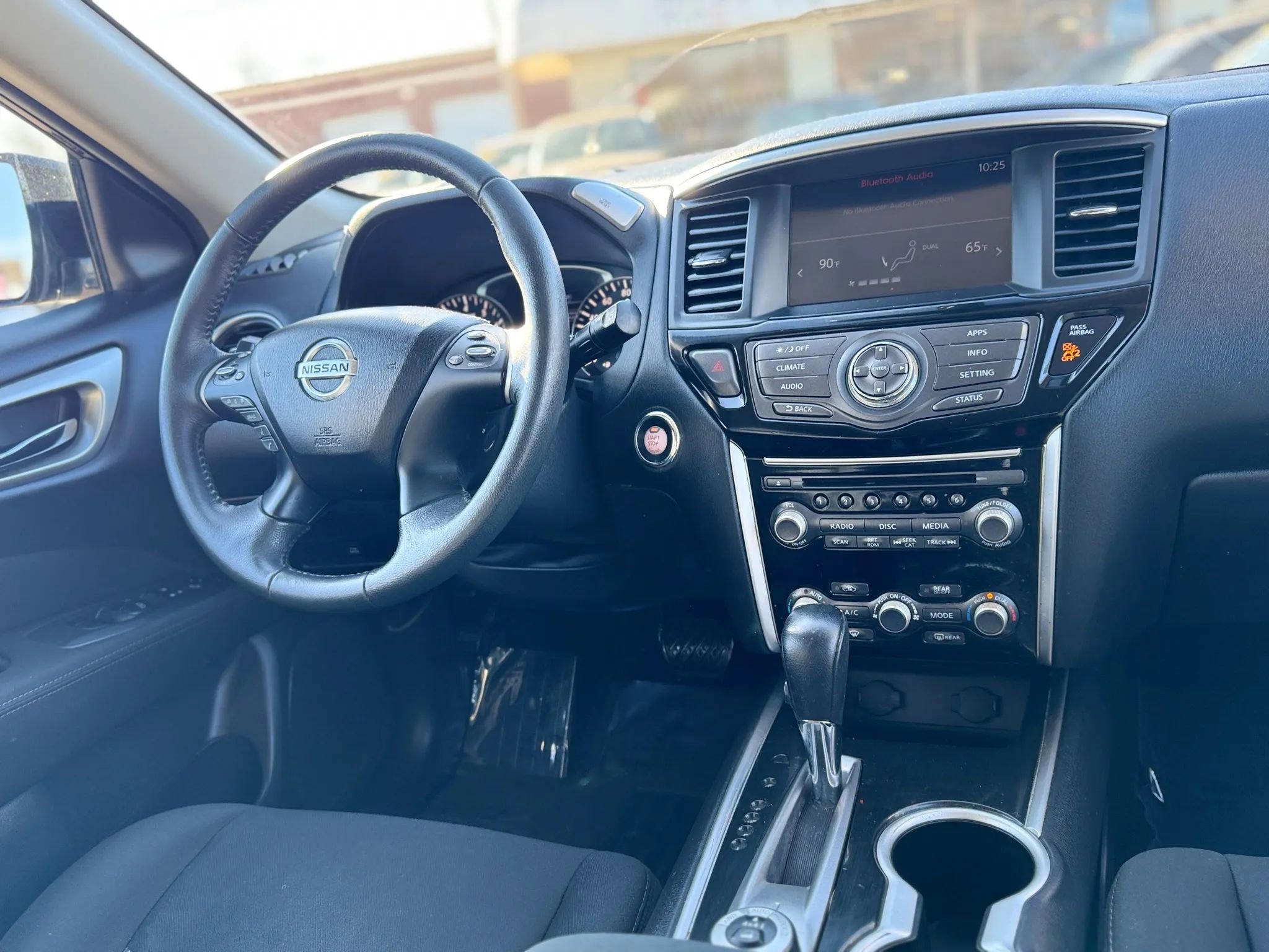 Used 2017 Nissan Pathfinder SV image 21