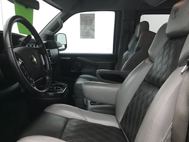 Used 2021 Chevrolet Express 3500 LS w/ Chrome Appearance Package image 17