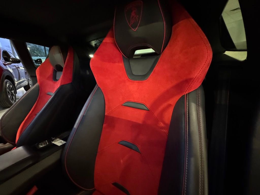 Used 2020 Lamborghini Huracan EVO image 26