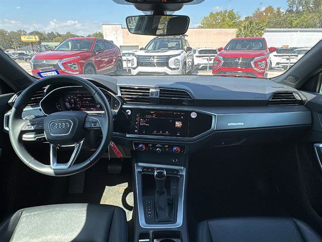 Used 2025 Audi Q3 2.0T Premium image 17
