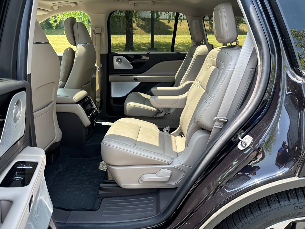 Used 2022 Lincoln Aviator Reserve w/ Equipment Group 201A AWD/4WD image 30
