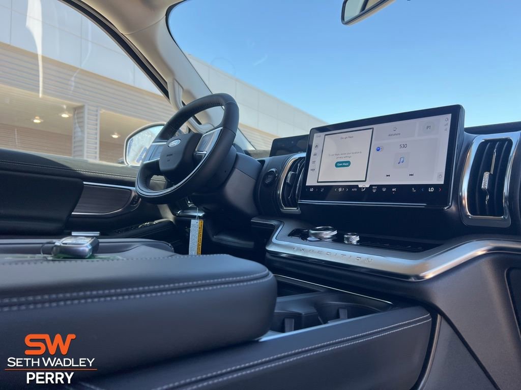 New 2025 Ford Expedition Platinum w/ Driver's Package image 2