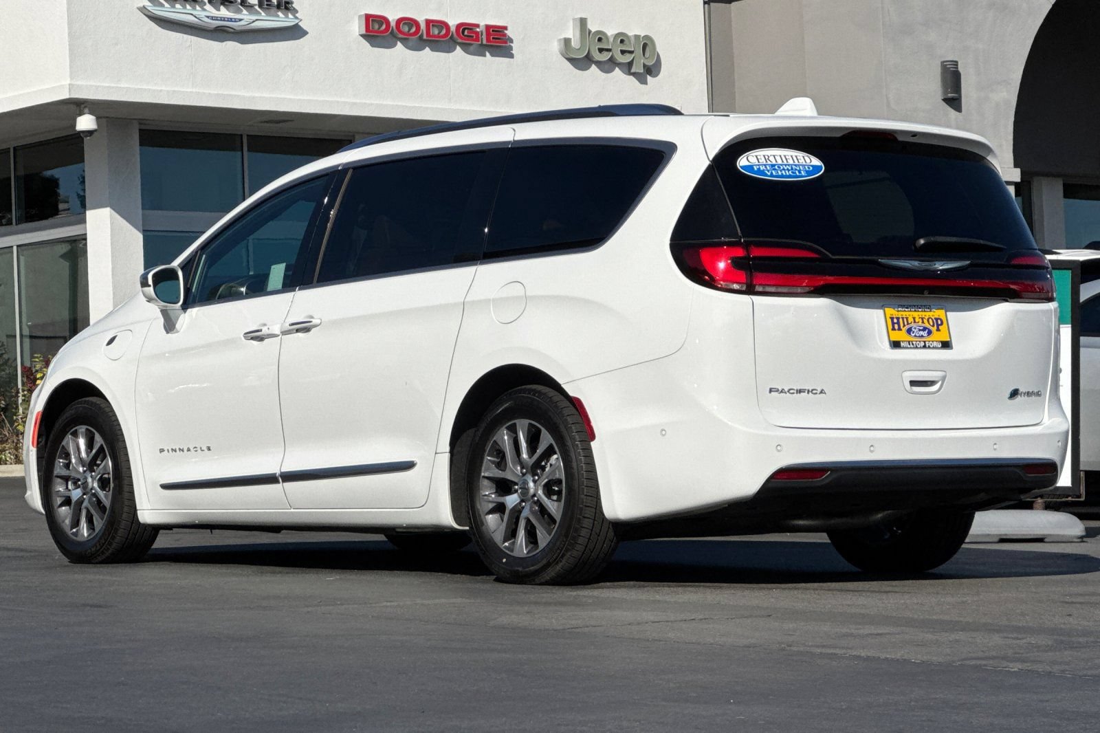 Used 2022 Chrysler Pacifica Pinnacle FWD image 8