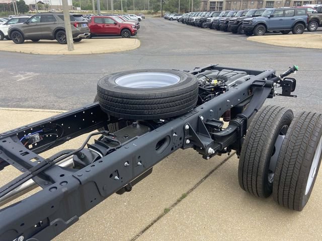 New 2026 Ford F550 4x4 Crew Cab Super Duty image 7