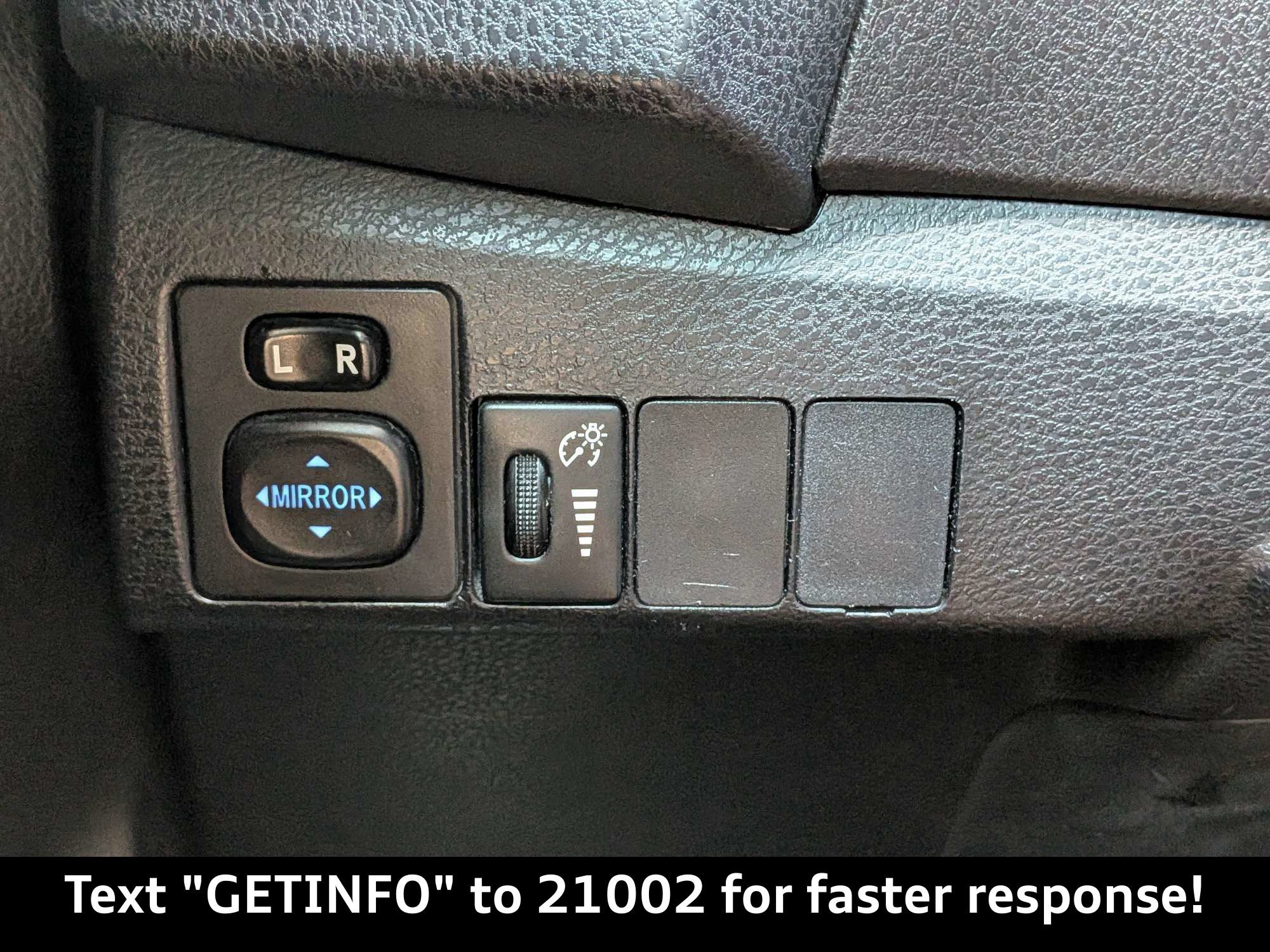 Used 2015 Toyota Corolla LE FWD image 31