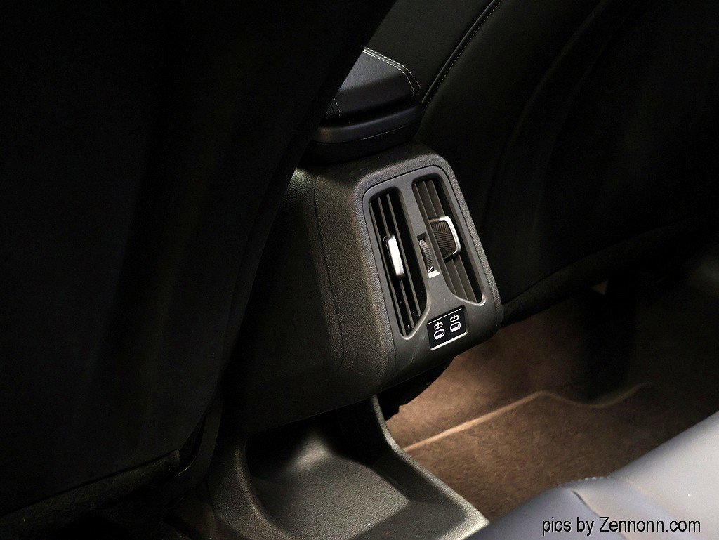 Used 2025 BMW X1 xDrive28i w/ Premium Package image 14