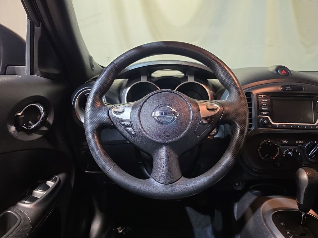 Used 2015 Nissan Juke S image 11