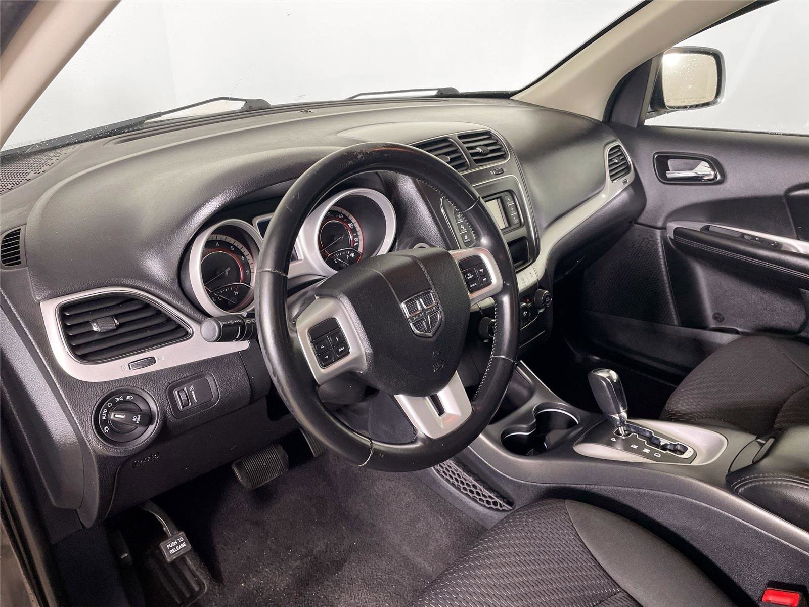 Used 2019 Dodge Journey SE w/ Premium Group FWD image 21