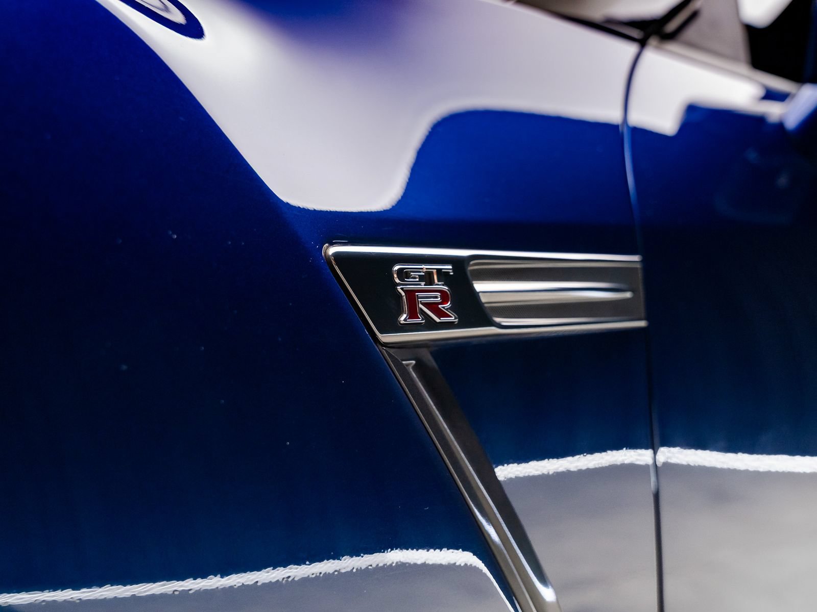Used 2013 Nissan GT-R Black Edition AWD/4WD image 22