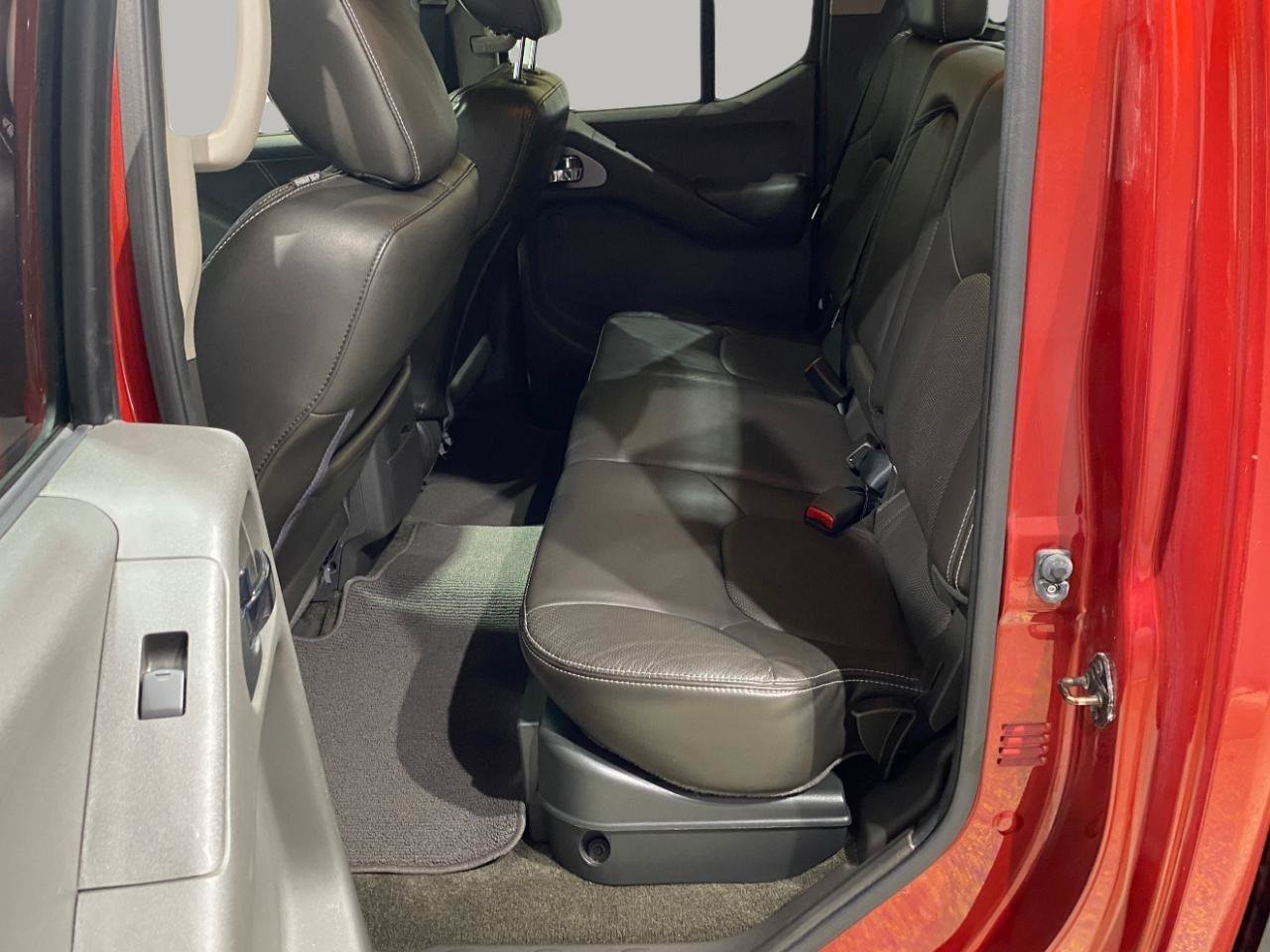 Used 2015 Nissan Frontier PRO-4X w/ Pro-4x Luxury Package AWD/4WD image 19