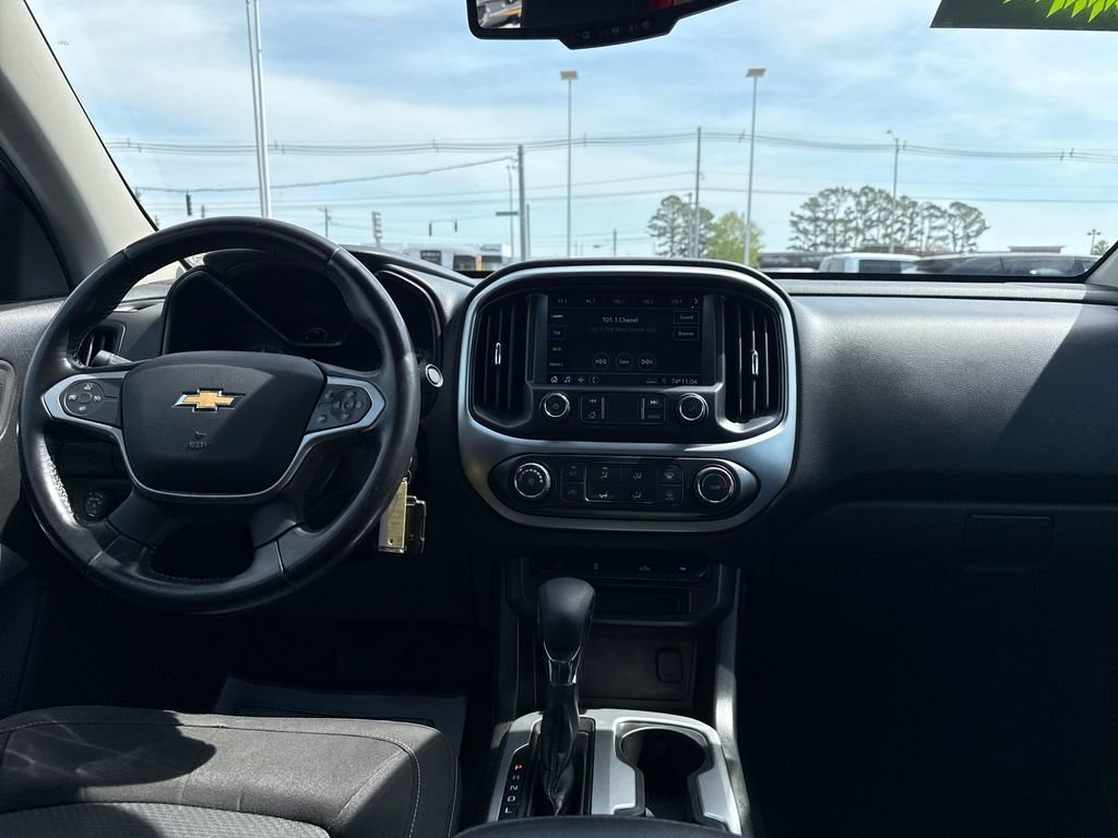 Used 2022 Chevrolet Colorado LT w/ LT Convenience Package AWD/4WD image 15