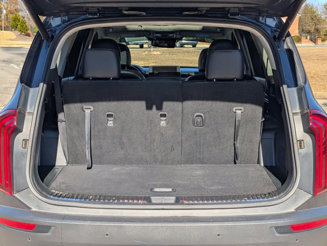 Used 2022 Kia Telluride SX w/ SX Prestige Package AWD/4WD image 9