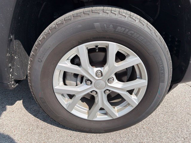 Used 2023 Jeep Grand Cherokee Limited AWD/4WD image 13