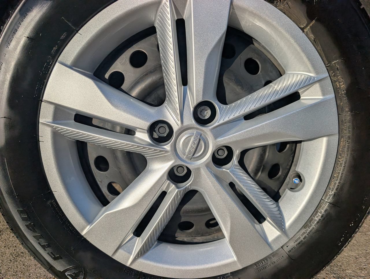 Certified 2025 Nissan Kicks Play S FWD image 7