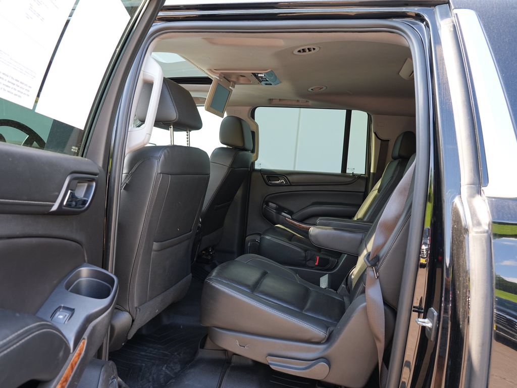 Used 2018 Chevrolet Suburban Premier AWD/4WD image 18