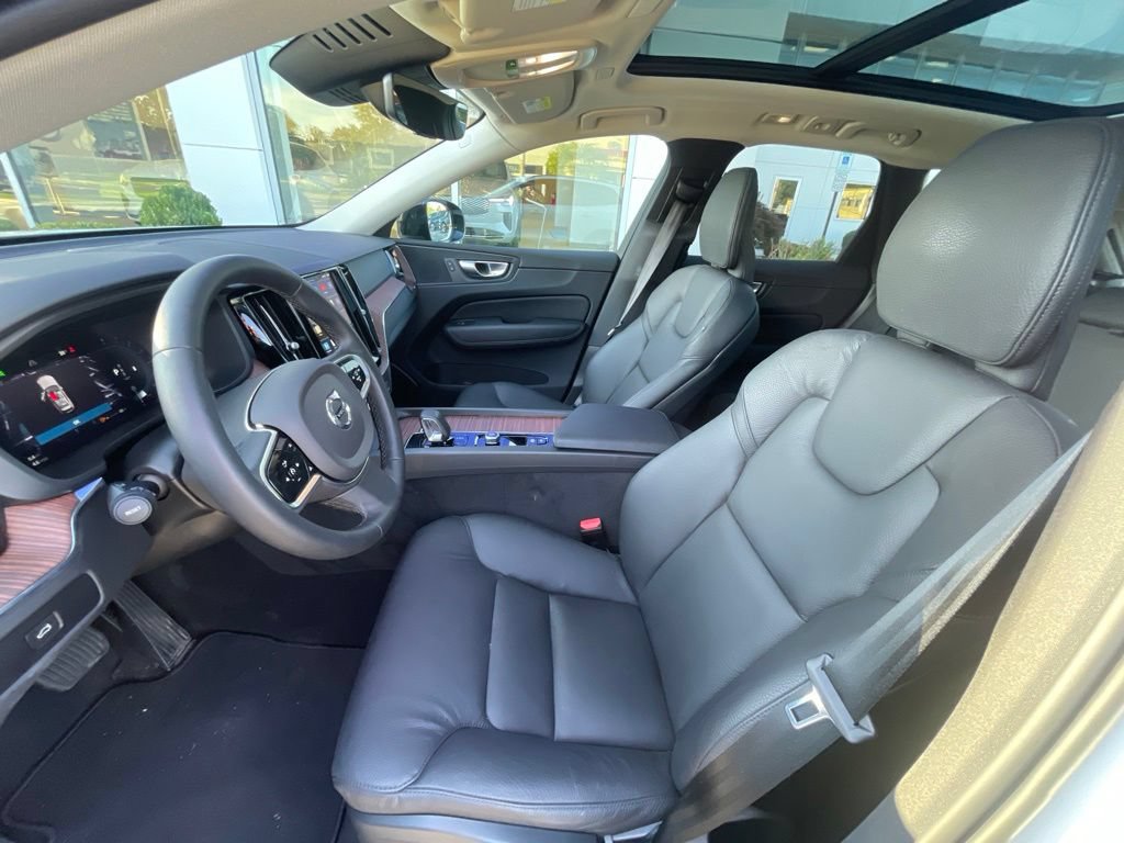 Used 2024 Volvo XC60 B5 Plus AWD/4WD image 20