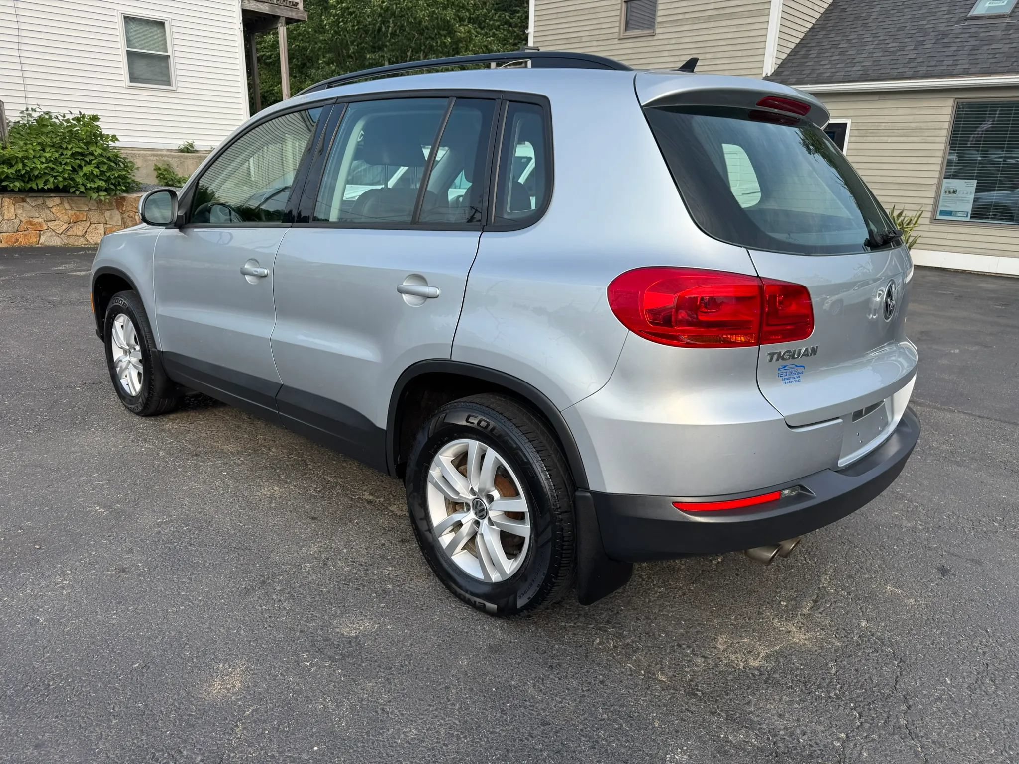 Used 2017 Volkswagen Tiguan S AWD/4WD image 5
