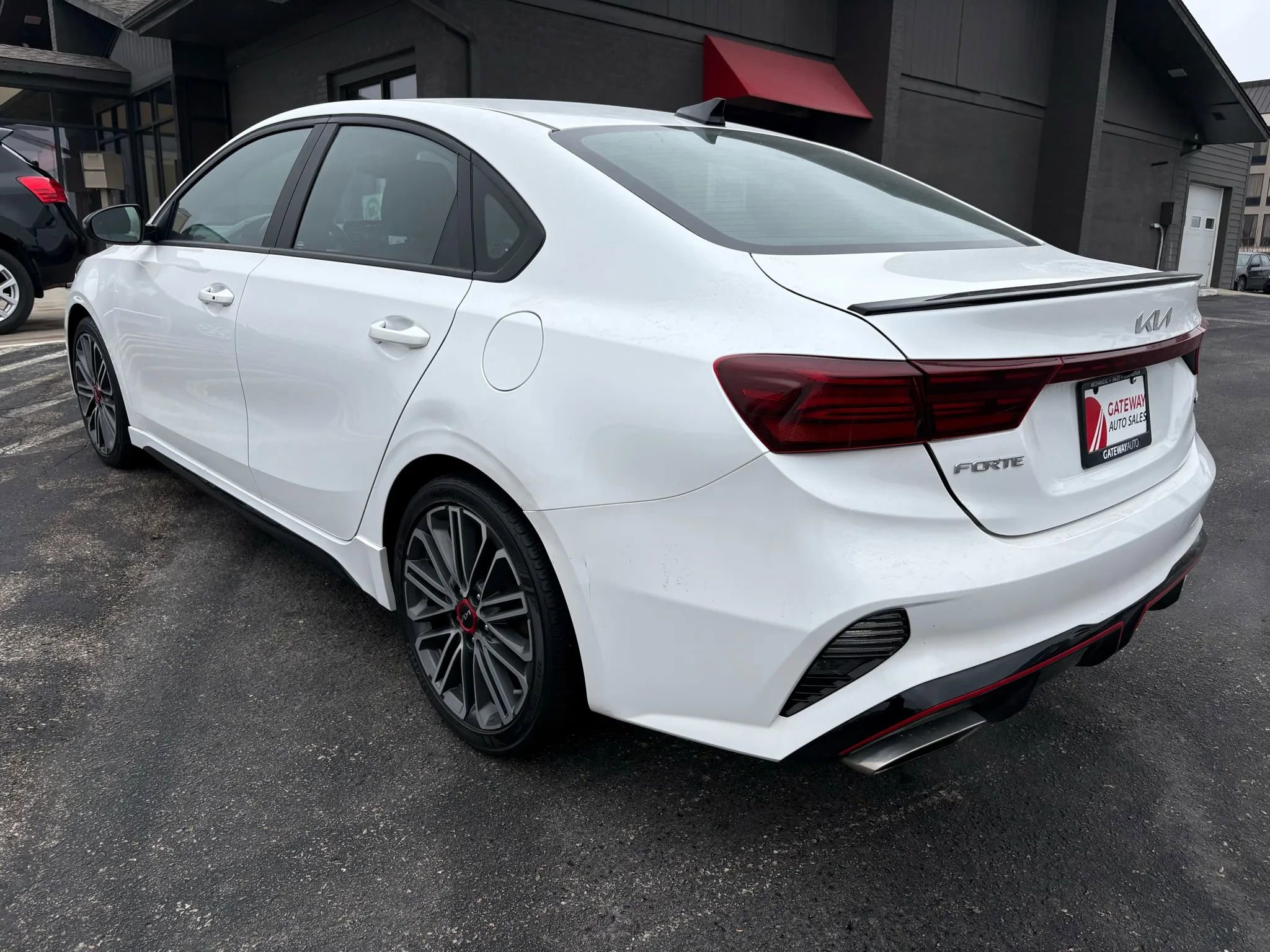 Used 2023 Kia Forte GT image 3