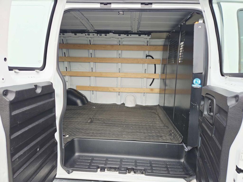 Used 2021 GMC Savana 2500 w/ Driver Convenience Package image 13