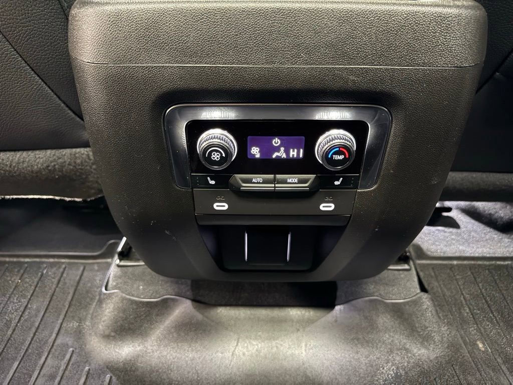 Used 2022 GMC Yukon Denali AWD/4WD image 19