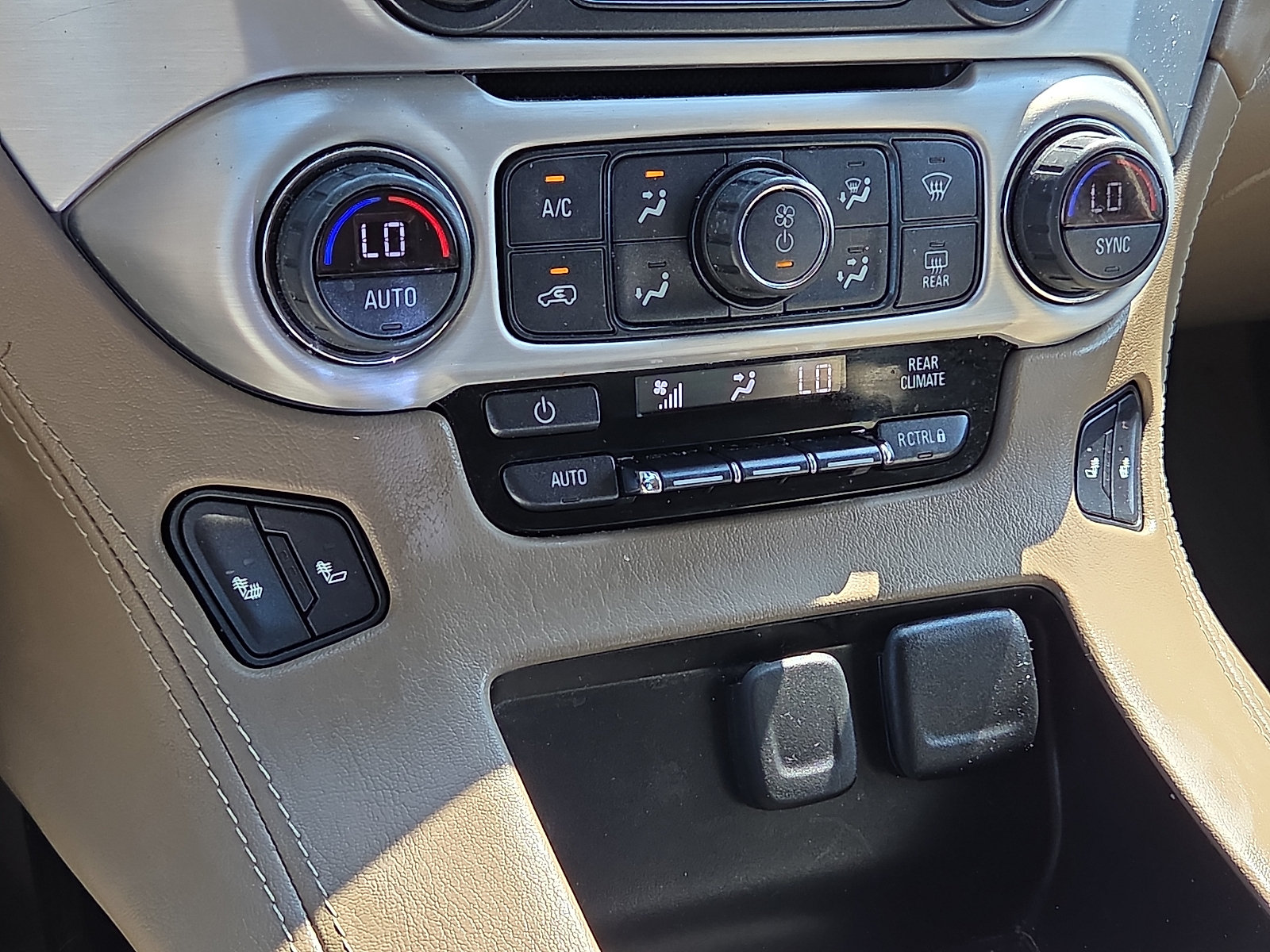 Used 2019 GMC Yukon SLT w/ HD Trailering Package AWD/4WD image 20