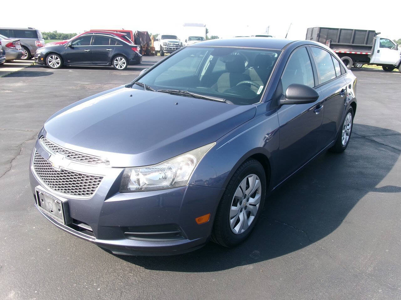 Used 2014 Chevrolet Cruze LS FWD image 2