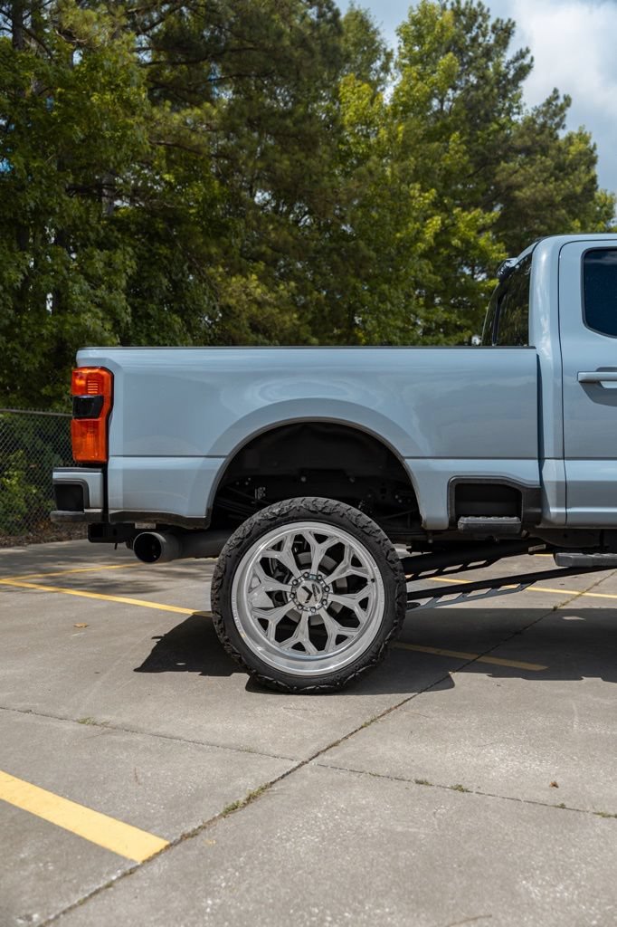 Used 2024 Ford F350 Lariat w/ Lariat Ultimate Package AWD/4WD image 5