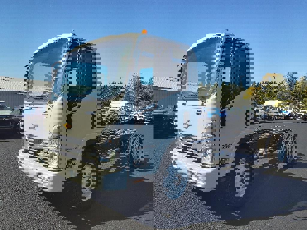 New 2025 Chevrolet Low Cab Forward image 2