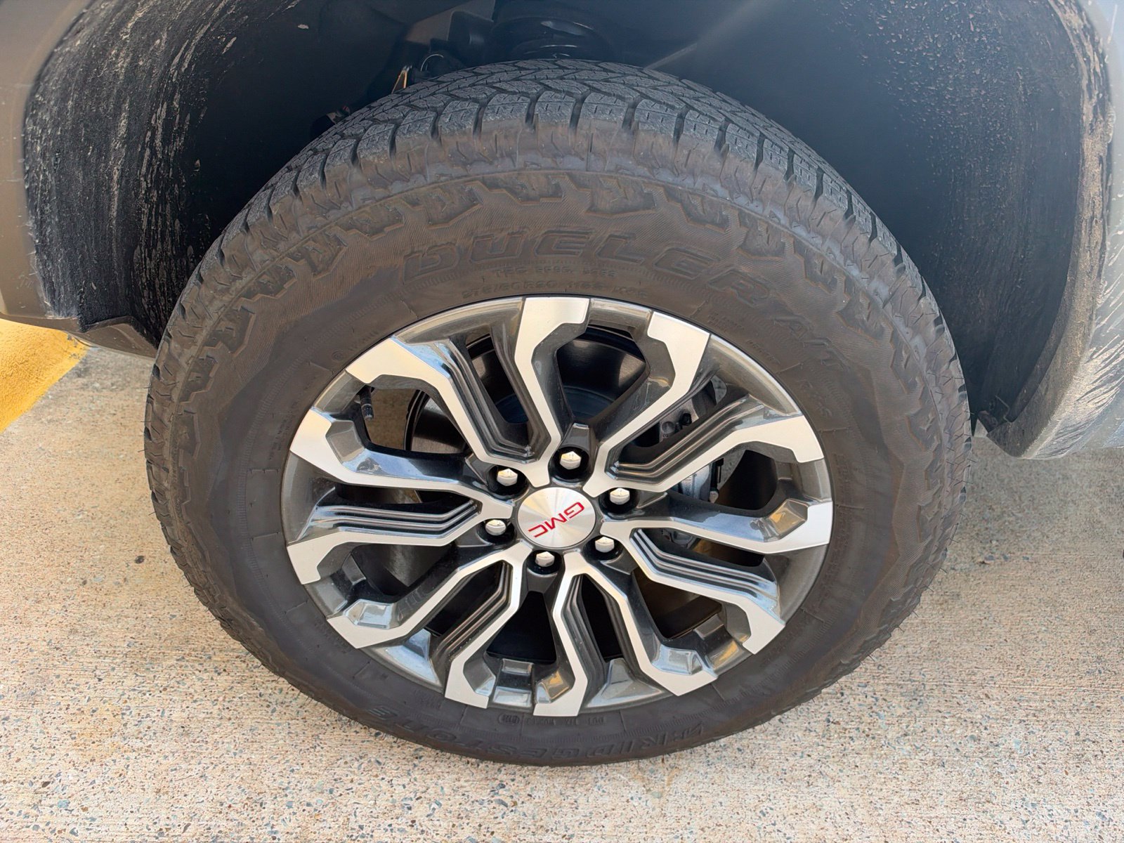 Used 2026 GMC Canyon Denali AWD/4WD image 9
