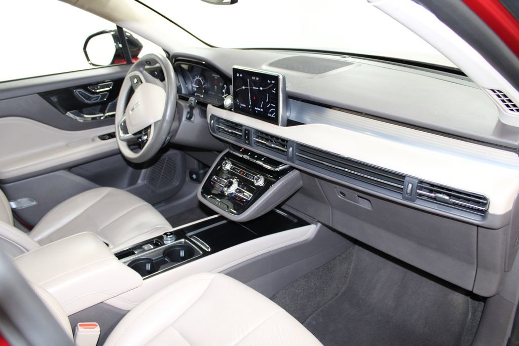 Used 2022 Lincoln Corsair AWD w/ Equipment Group 101A image 30