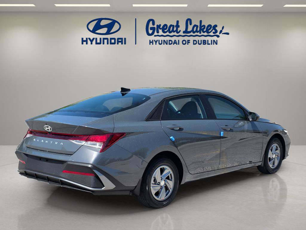 New 2026 Hyundai Elantra SE FWD image 5