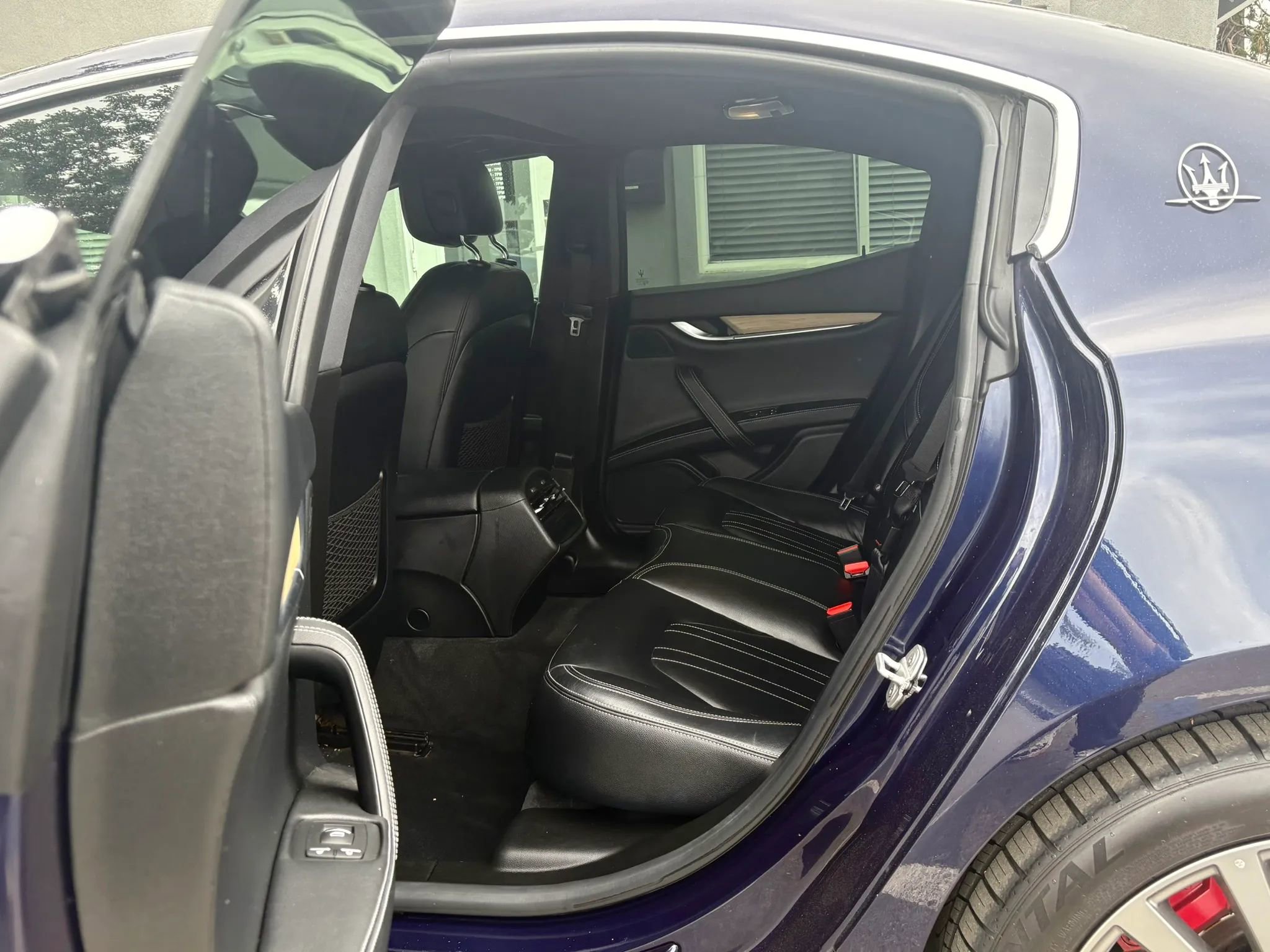 Used 2017 Maserati Ghibli S image 11