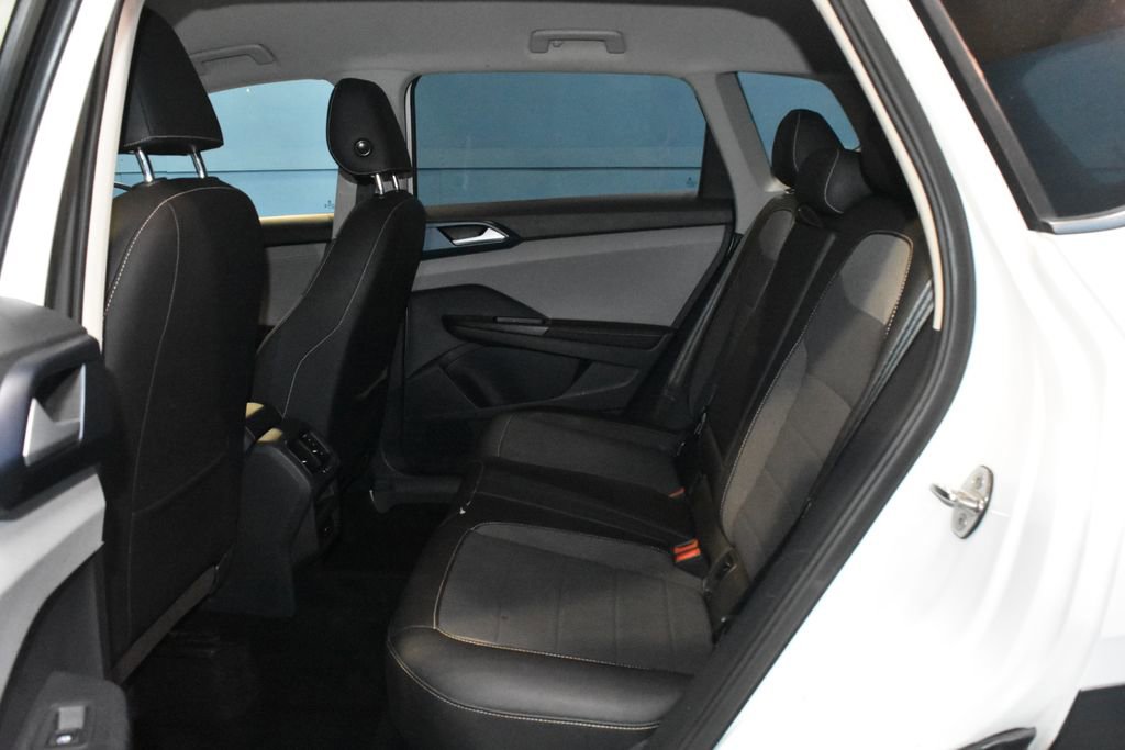 Used 2024 Volkswagen Taos SE FWD image 19