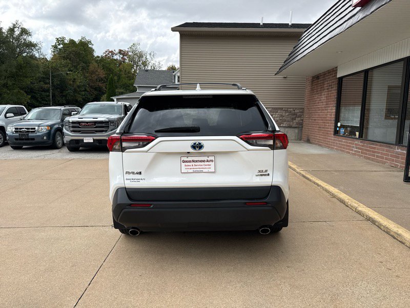 Used 2020 Toyota RAV4 XLE image 28