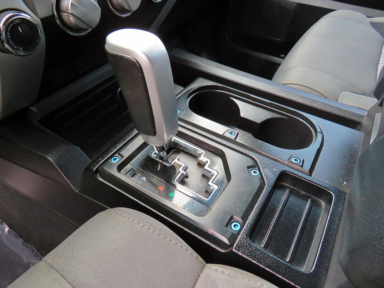 Used 2015 Toyota Tundra SR5 w/ SR5 Upgrade Package AWD/4WD image 20