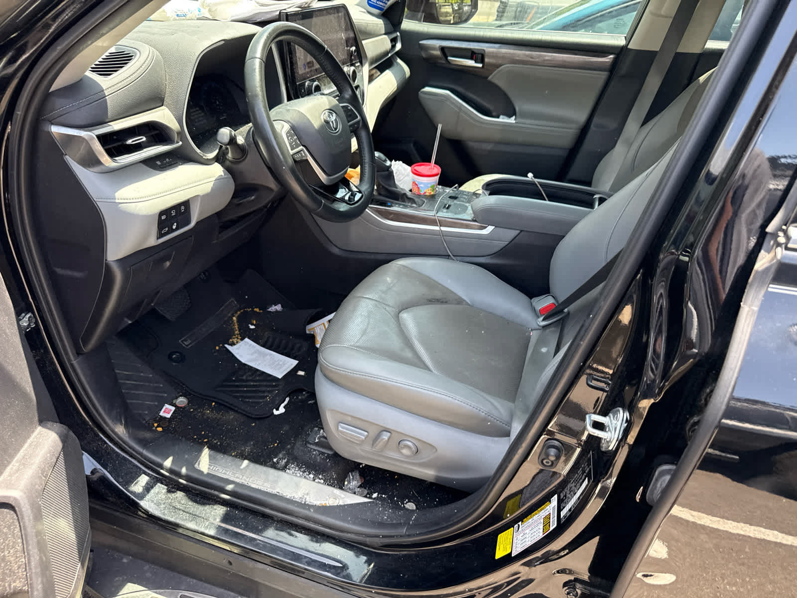 Used 2025 Toyota Highlander Limited FWD image 9