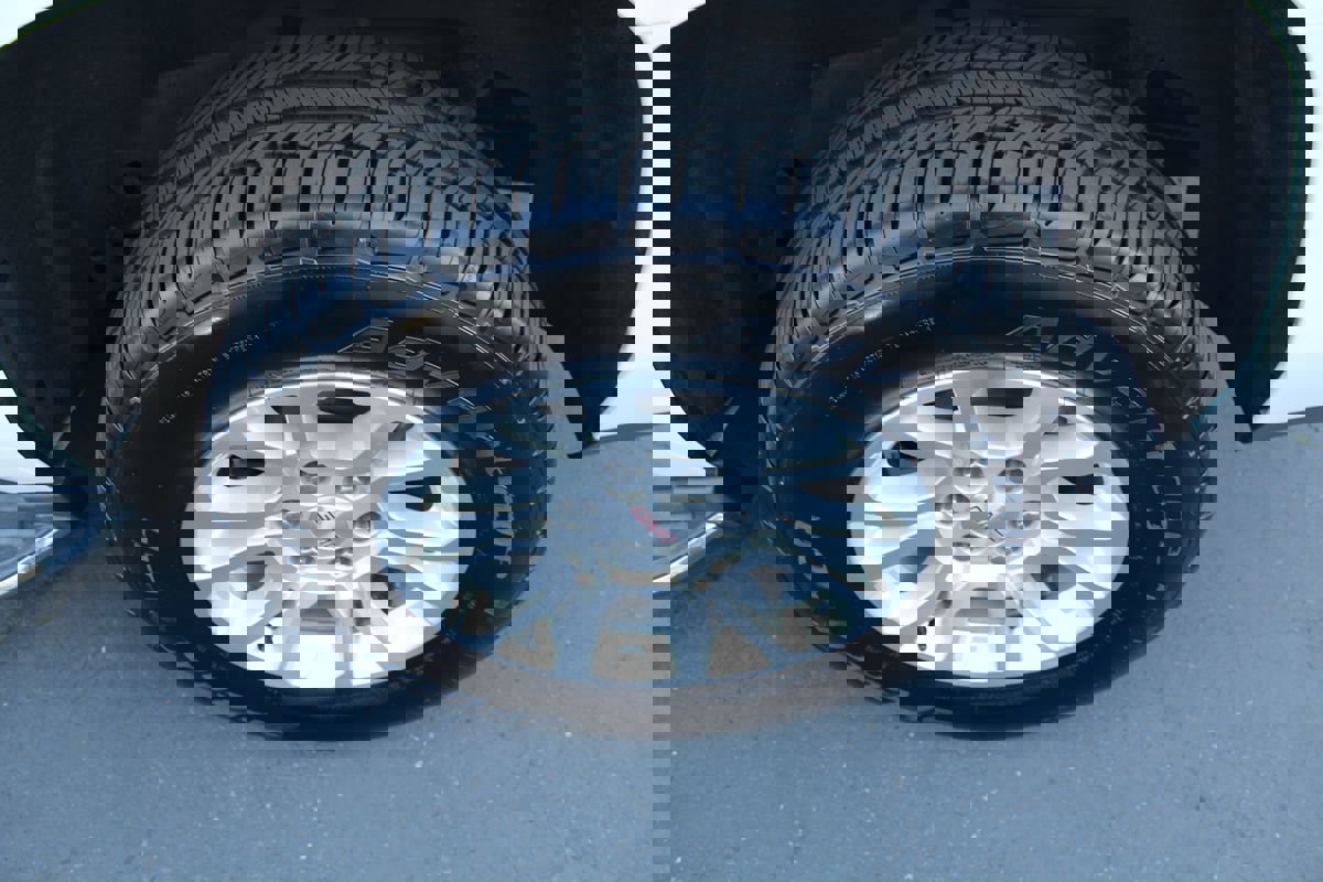 Used 2016 GMC Yukon SLE image 13