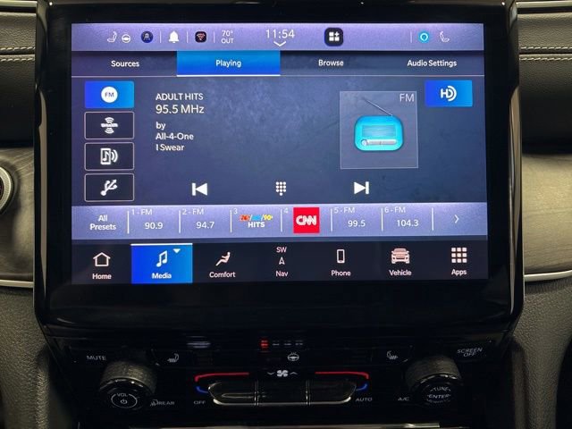 Used 2023 Jeep Grand Cherokee Limited w/ Black Appearance Package AWD/4WD image 28