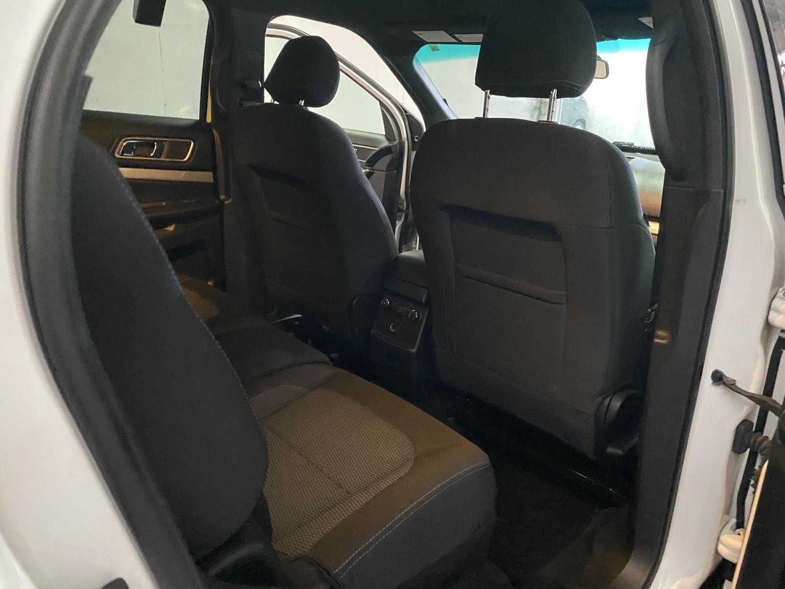 Used 2017 Ford Explorer XLT AWD/4WD image 11