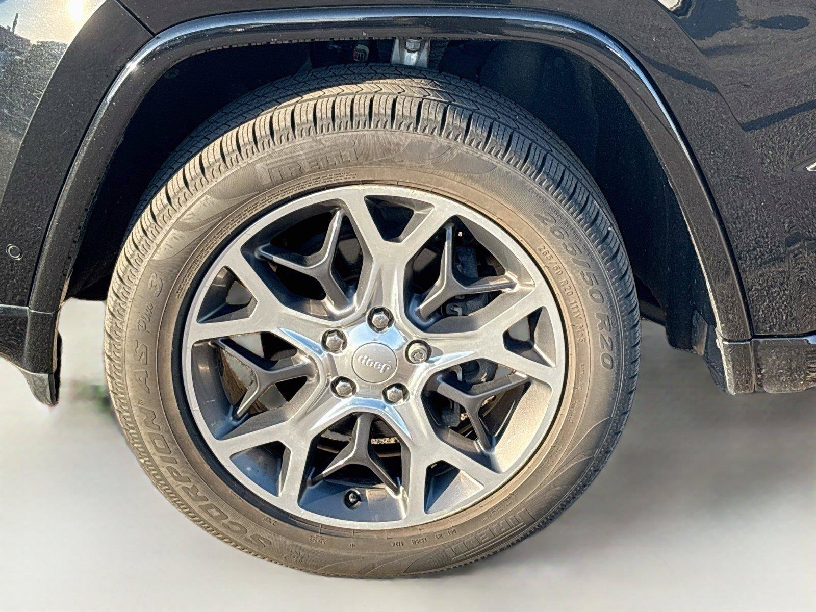 Used 2019 Jeep Grand Cherokee Overland AWD/4WD image 31