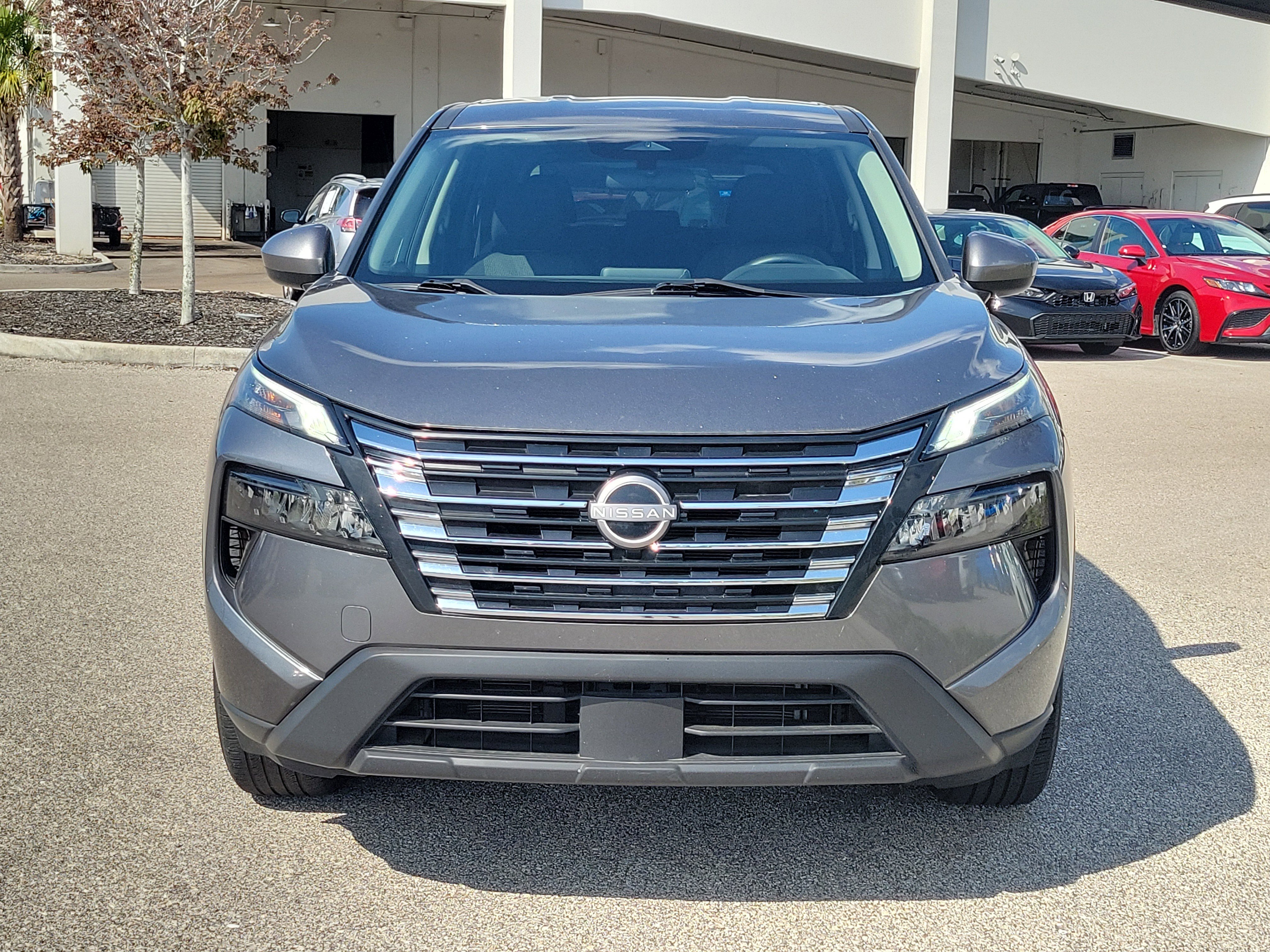 Used 2024 Nissan Rogue SV video 2