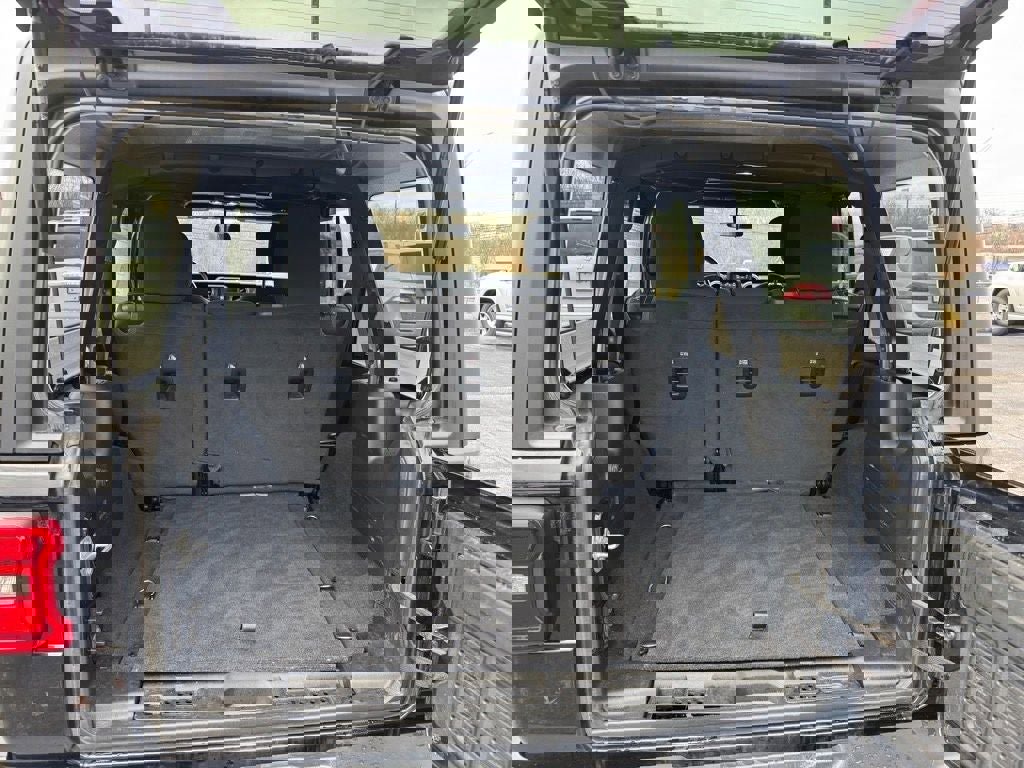 Used 2020 Jeep Wrangler Unlimited Sahara w/ Safety Group image 15