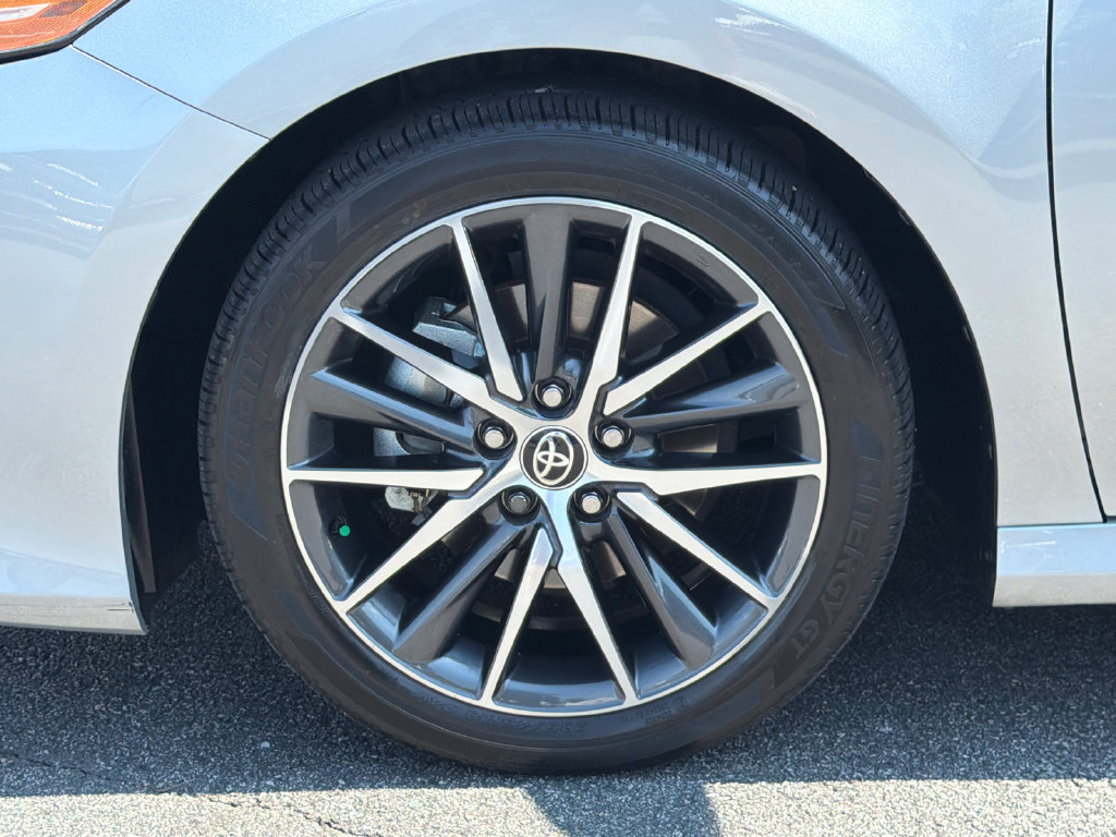 Used 2021 Toyota Camry XLE FWD image 13