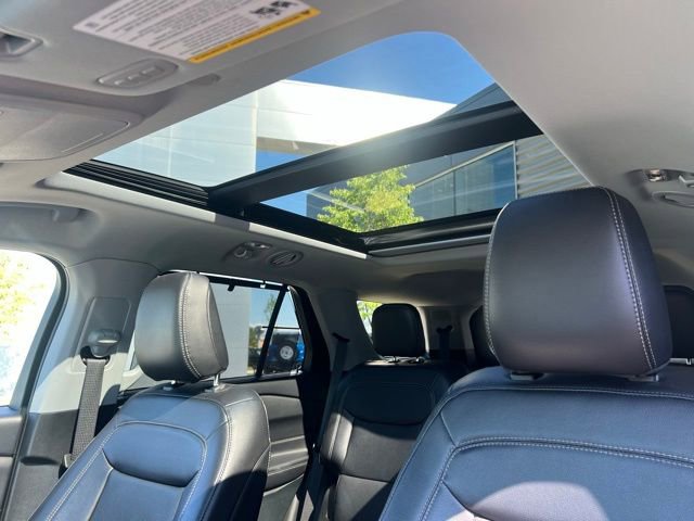 Used 2023 Ford Explorer Limited w/ Limited Technology Package AWD/4WD image 24