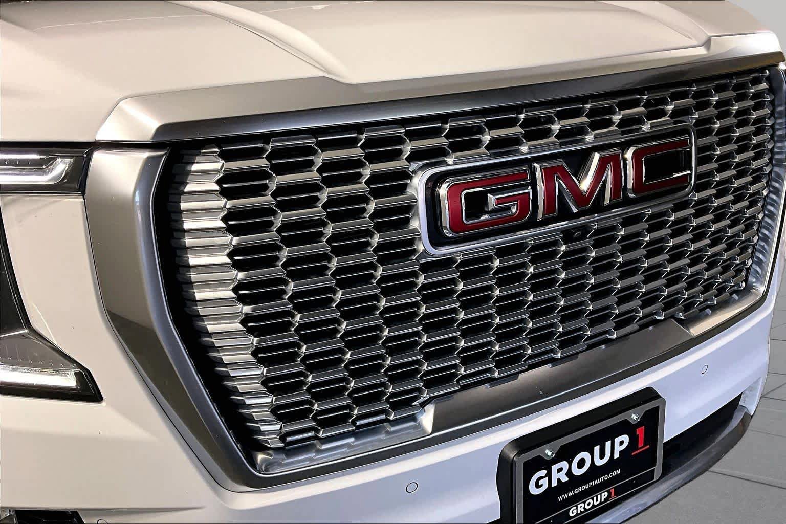 Used 2022 GMC Yukon XL Denali AWD/4WD image 29