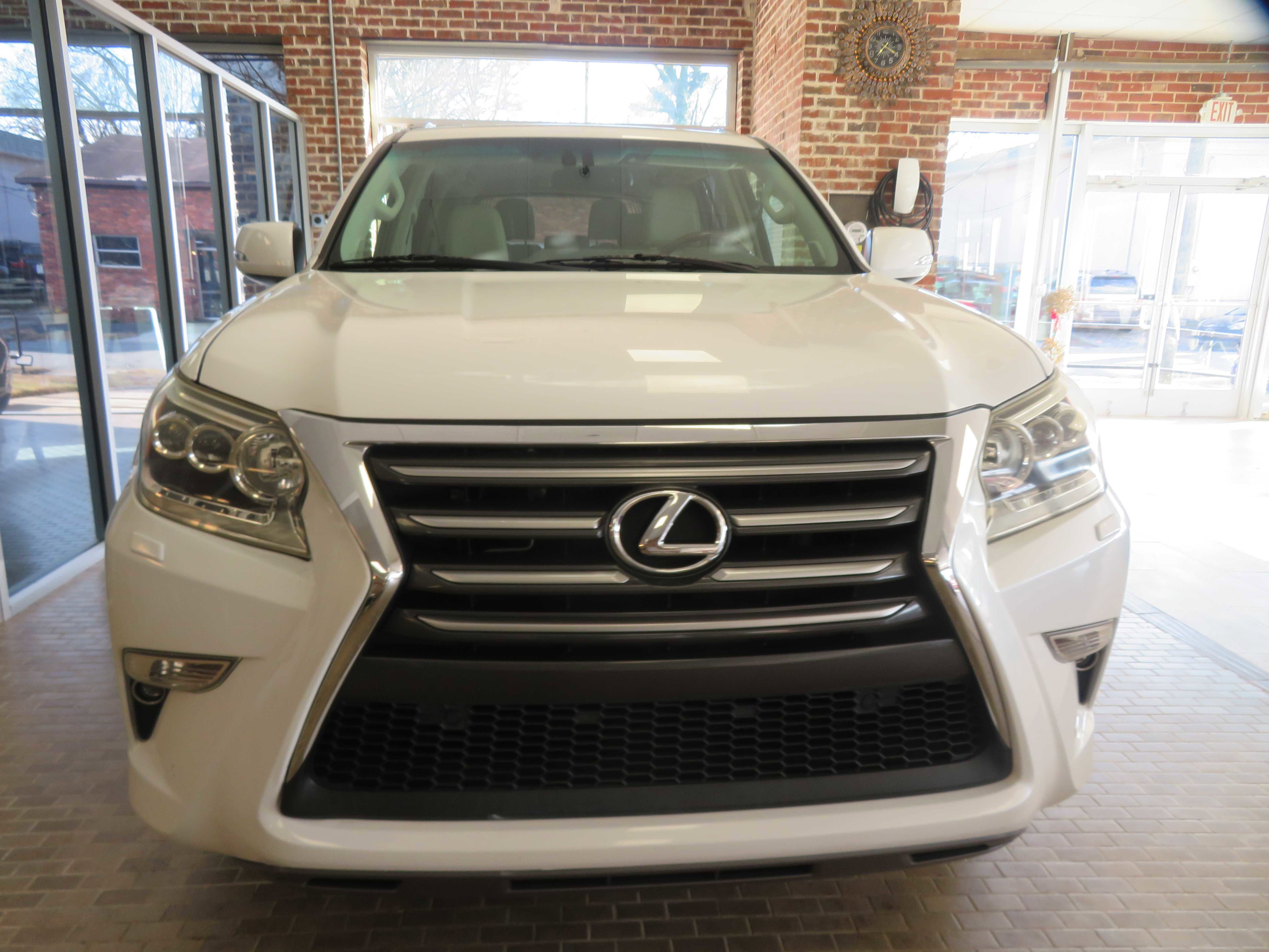 Used 2014 Lexus GX 460 w/ Premium Package image 62