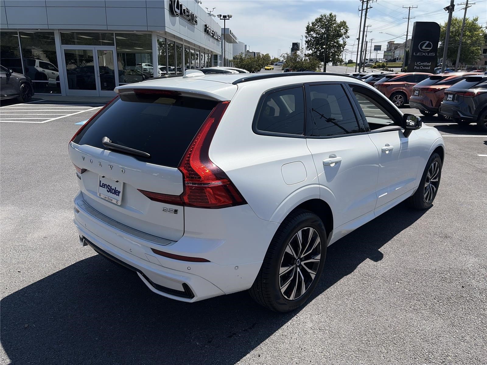 Used 2024 Volvo XC60 B5 Plus w/ Protection Package Premier AWD/4WD image 5