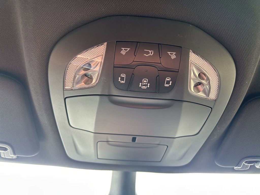 New 2026 Chrysler Voyager LX image 21