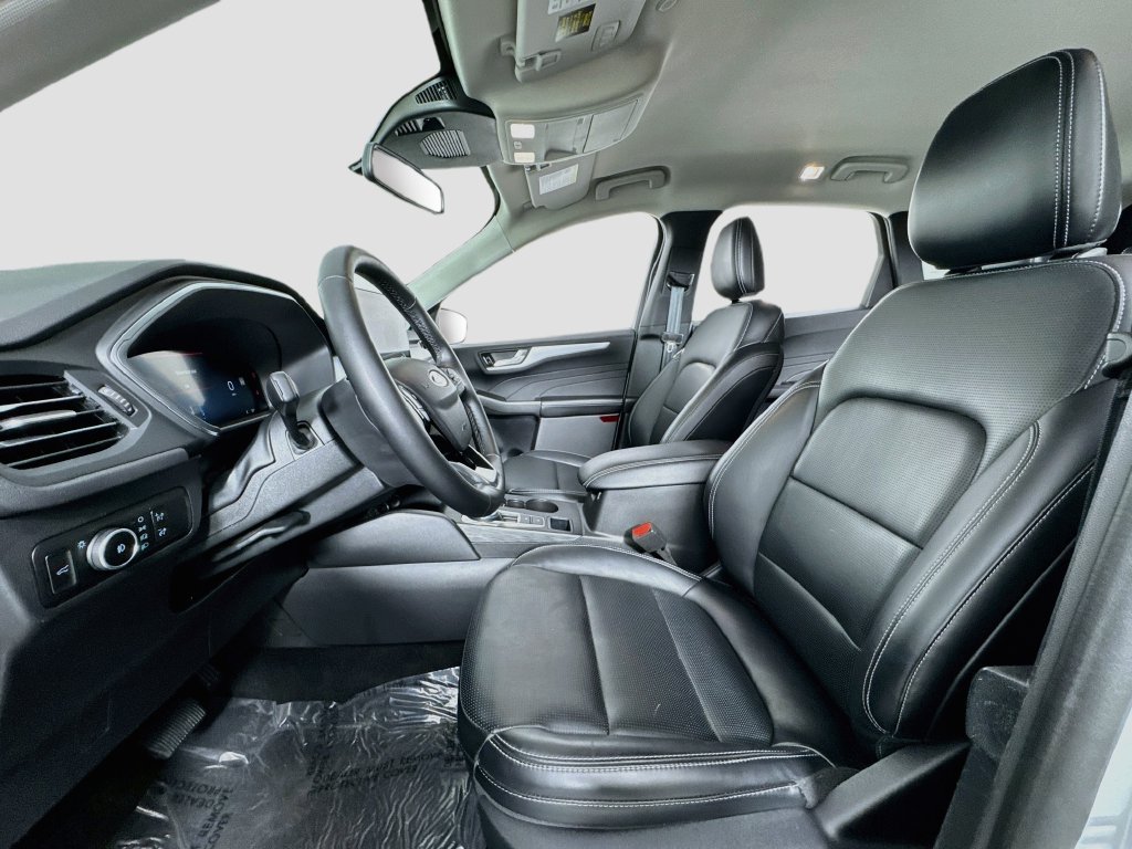 Used 2025 Ford Escape Platinum AWD/4WD image 13