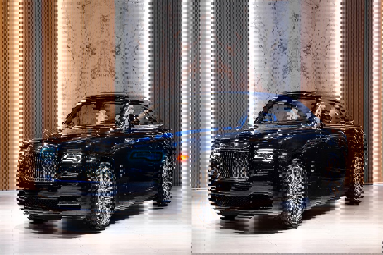 Used 2019 Rolls-Royce Dawn image 2